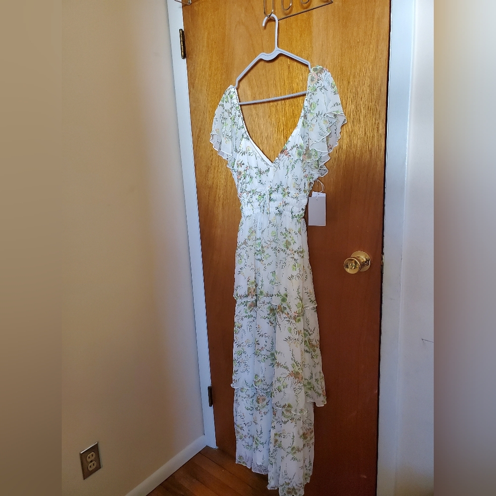 Chelsea 28 White Floral Layered Maxi Size Medium